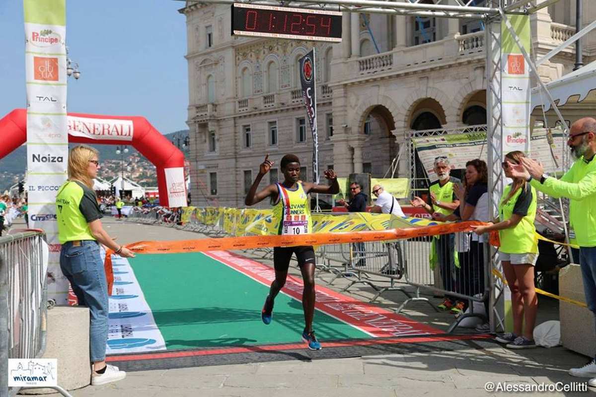 Contrordine. Gli atleti africani potranno partecipare alla mezza maratona di Trieste