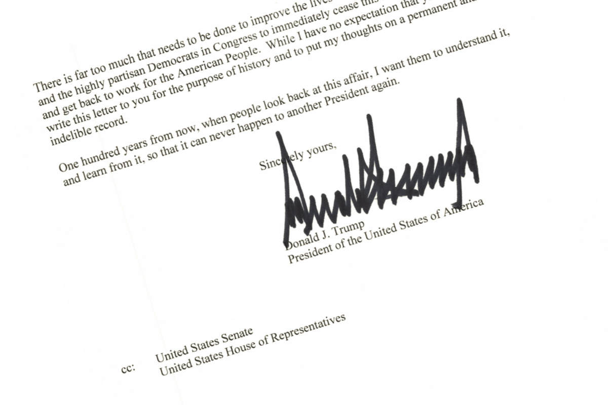 Mercoledì la Camera voterà per la messa in stato di accusa di Trump e lui, inviperito, scrive una lettera a Nancy Pelosi