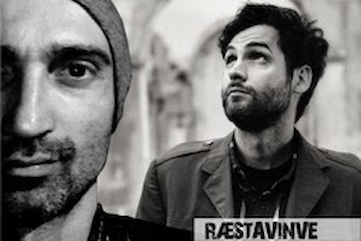 RÆSTAVINVE “Biancalancia” è l’album d’esordio del duo pugliese che contiene il singolo “Rien ne va plus” in collaborazione con la cantautrice francese Clio
