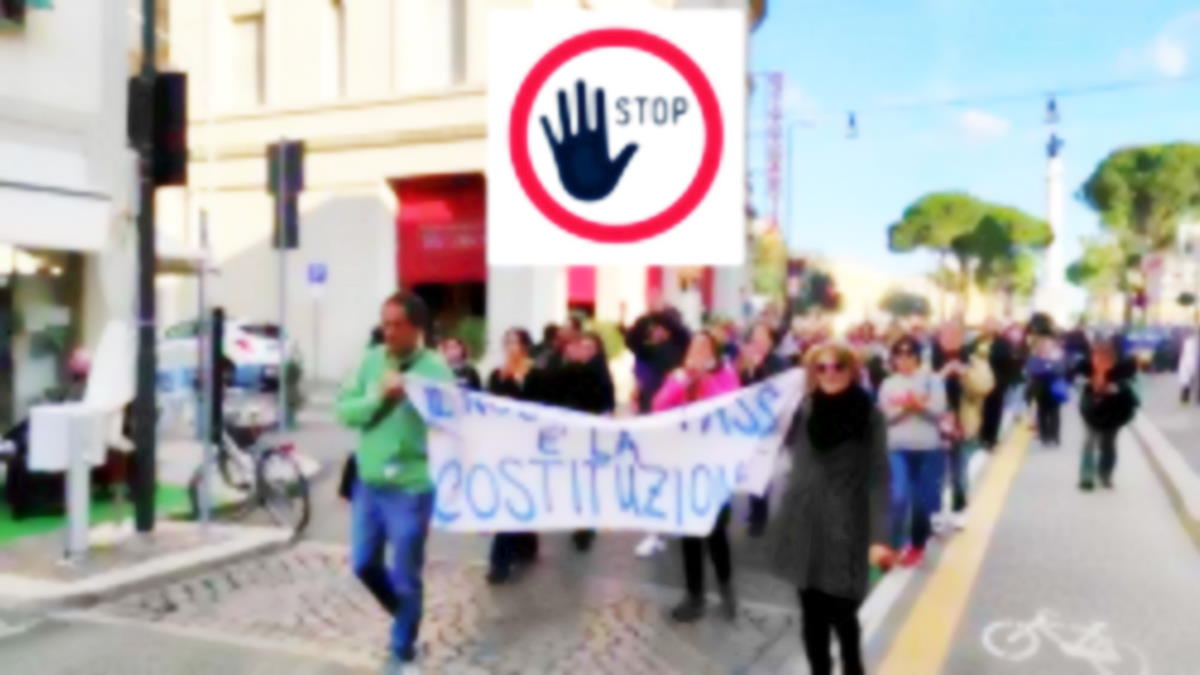 Stop, ogni dissenso è severamente vietato: si prega di non disturbare lo shopping