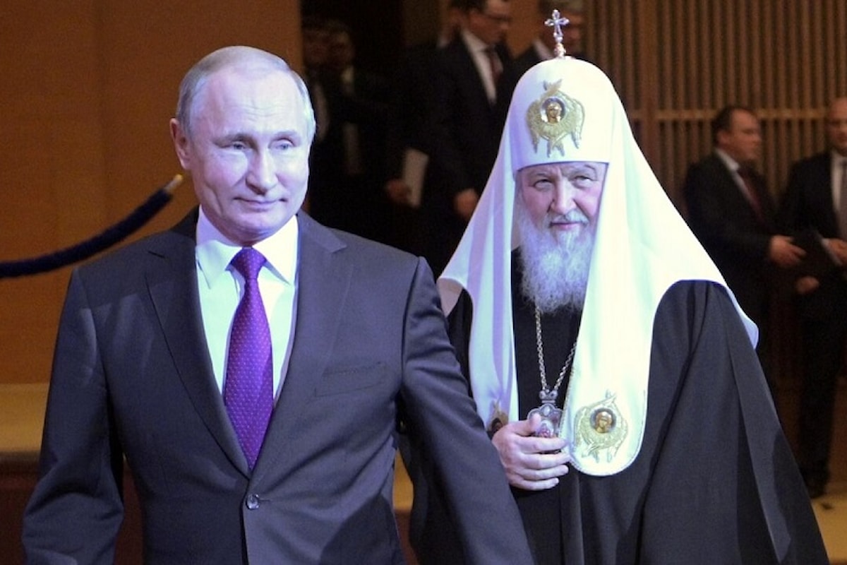 Se morirete sarete con Dio: il patriarca Kirill chiama i russi alle armi, che invece scappano