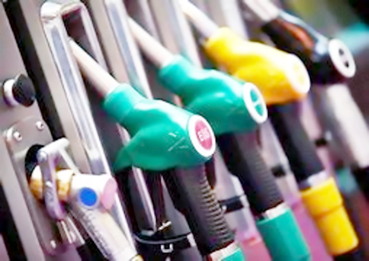 Dopo giorni, il governo Meloni si è accorto dell'ascesa inarrestabile dei prezzi dei carburanti