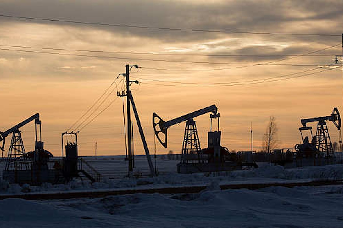 Quotazioni del petrolio in calo, ma il prezzo rimane in range