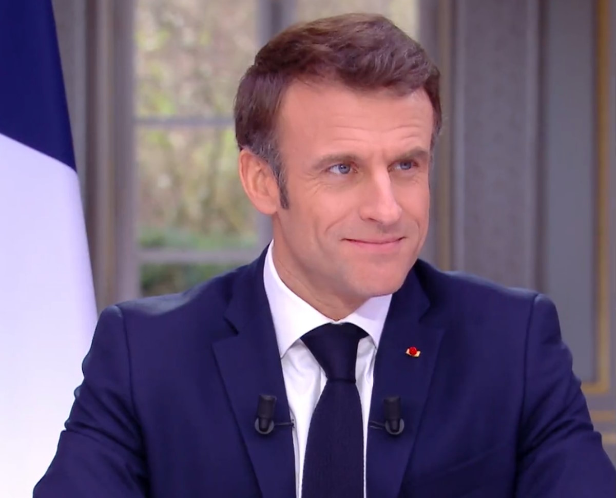 Macron vuole andare avanti con la riforma delle pensioni che entrerà in vigore entro fine anno