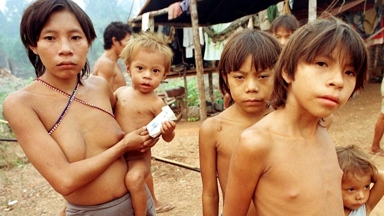 Brasile sì alla legge che sottrae terre agli indigeni e favorisce il disboscamento