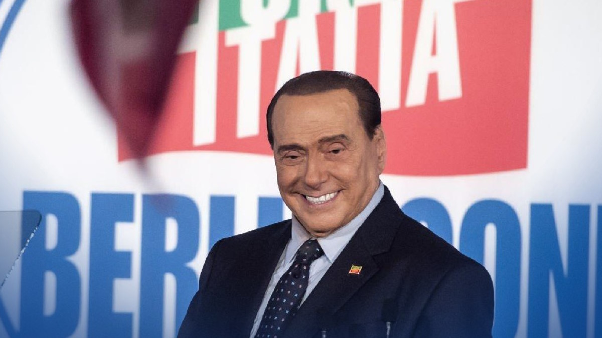 Inatteso nuovo ricovero al San Raffaele per Silvio Berlusconi