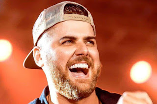 Cantor sertanejo Zé Neto está na UTI com fraturas nas costelas