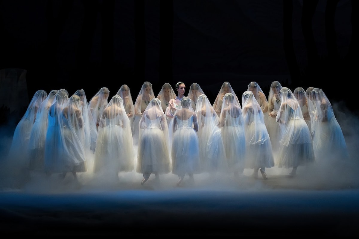 JACOPO TISSI E OLGA SMIRNOVA PORTANO AL CINEMA GISELLE