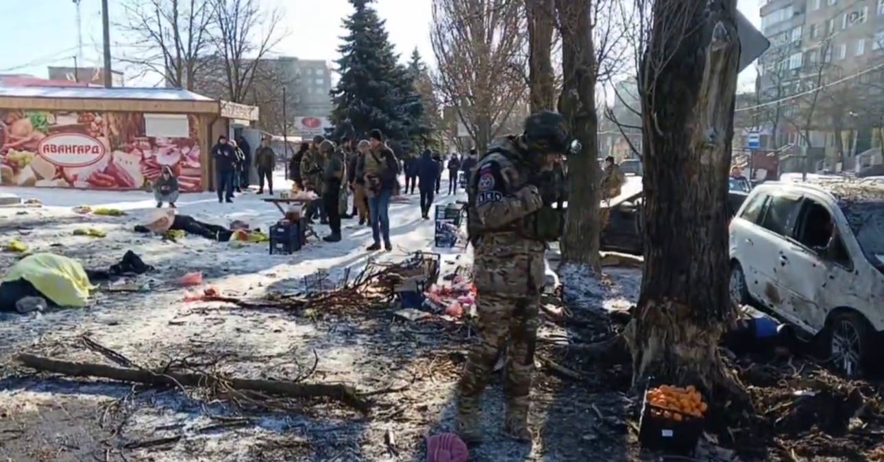 Almeno 27 le vittime causate da un bombardamento ucraino in un mercato di Donetsk