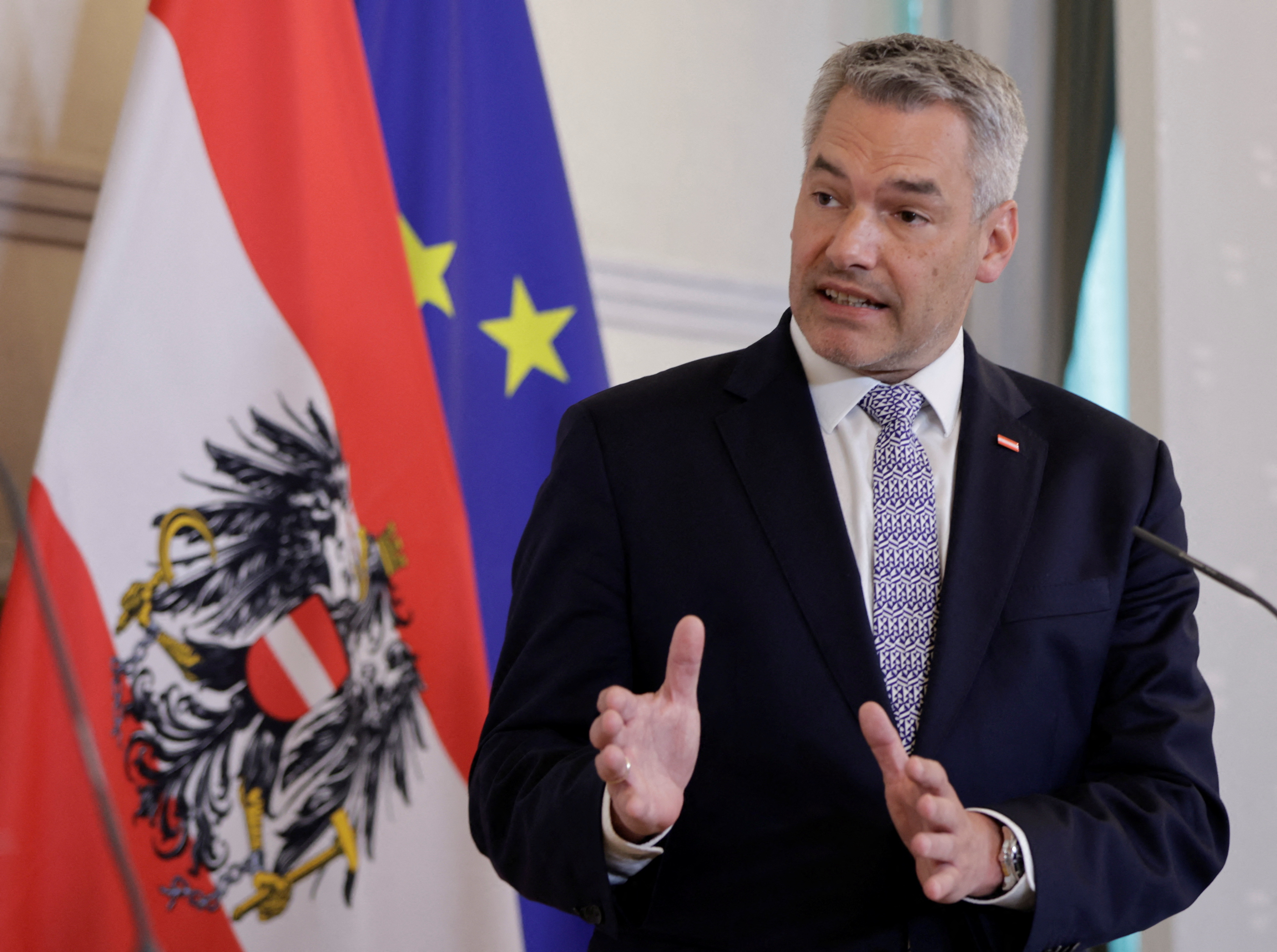 Il cancelliere austriaco Nehammer invita a negoziati e cooperazione con BRICS e Sud Globale