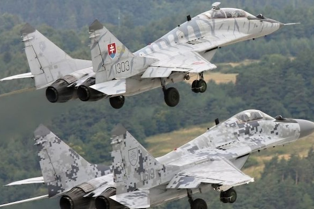 Slovacchia, accuse pesanti agli ex ministri per la cessione dei jet militari all'Ucraina