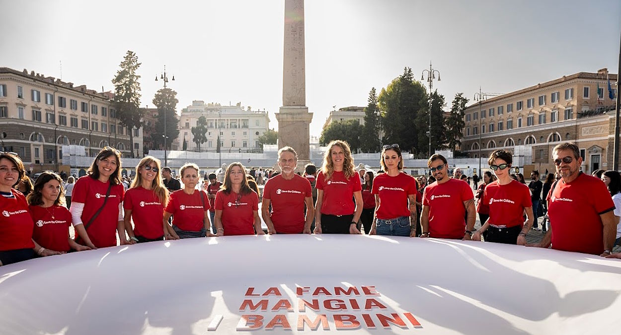 La mobilitazione di Save the Children a Roma in occasione della Giornata Mondiale dell'Alimentazione 2024