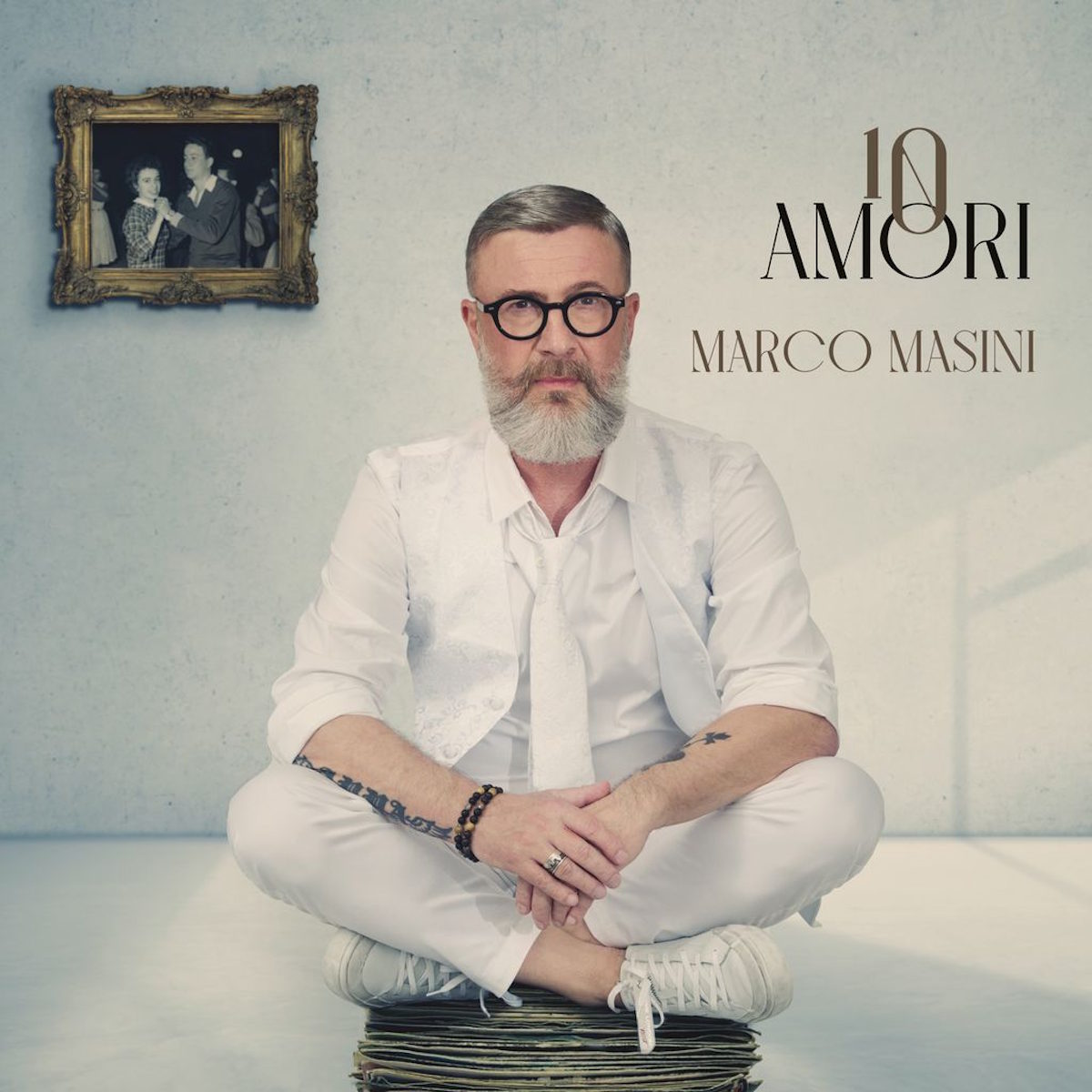 A sorpresa, da oggi, è disponibile, su tutte le piattaforme digitali, l'album di Marco Masini 10 Amori. Dal 19 gennaio, prosegue L’Instore Tour e torna su Rai 1, nel programma Ora o mai più