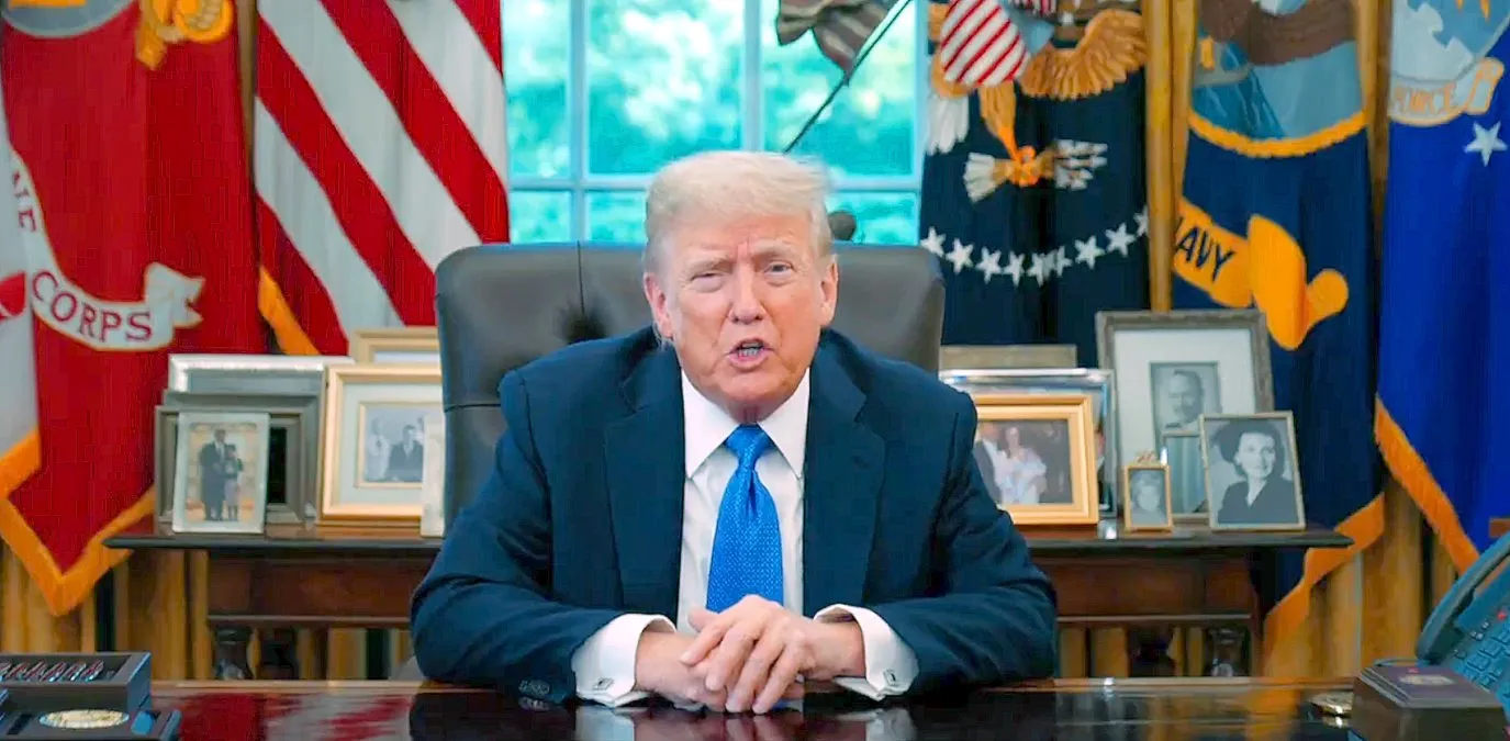 Trump ha annunciato un nuovo divieto d'ingresso per cittadini di 12 Paesi: Proteggiamo l'America dai terroristi stranieri