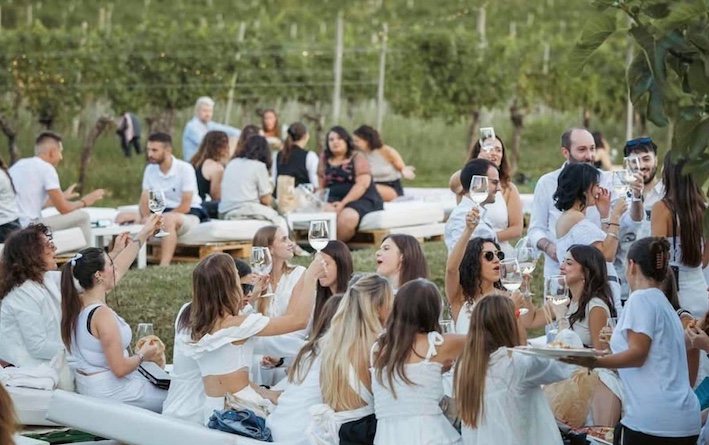 12/7 Sunset on Hills: aperitivo, cena easy & dopocena @ Tenuta Celinate - Scanzorosciate (BG)
