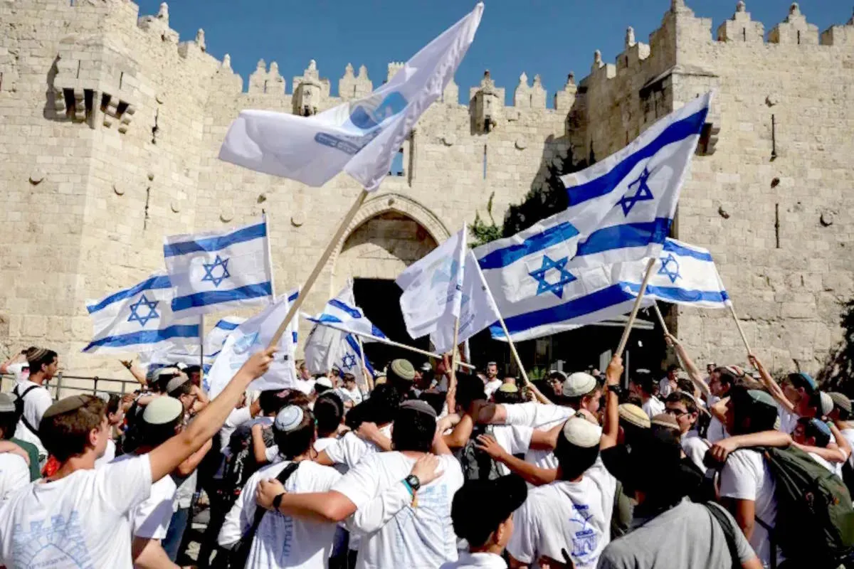 Toh! Anche stavolta il povero ebreo sarebbe responsabile di aver aggredito le persone che ha poi accusato di antisemitismo