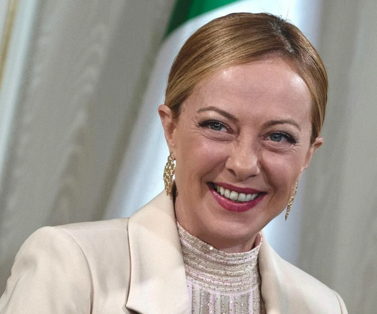 Caso Almasri, in attesa dell'archiviazione del Parlamento, è già arrivata una sentenza: offendere il buon senso non è reato