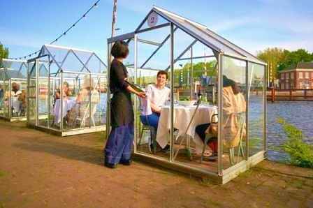 Surprising Amsterdam, surprising outside dinner during the high peak of the coronavirus