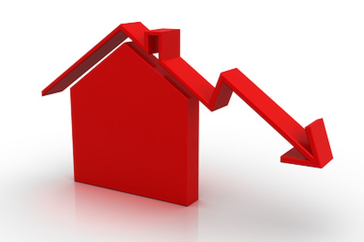 Mercato immobiliare, continua la discesa dei prezzi