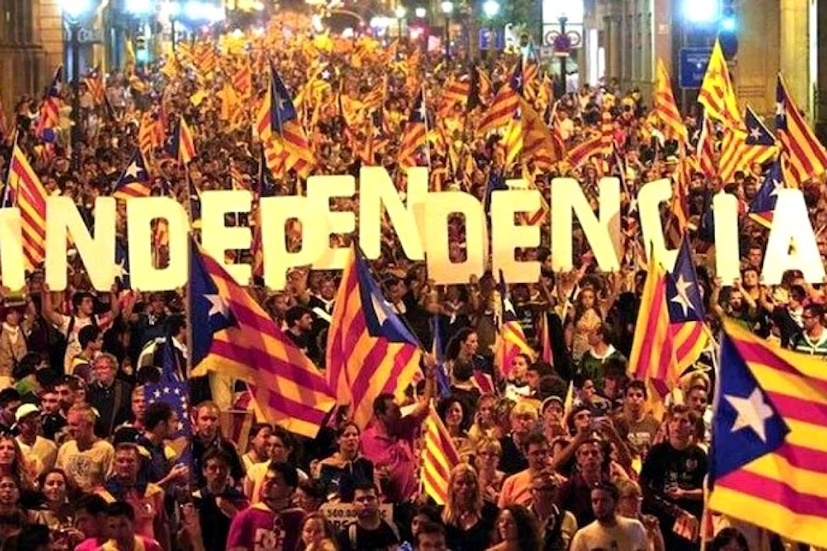Madrid applica l'articolo 155, la Catalogna si proclama Repubblica indipendente