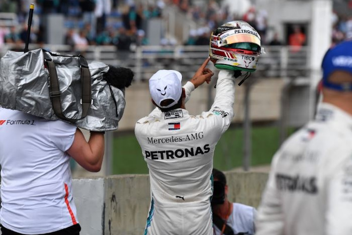 Formula 1, Hamilton conquista la 100esima pole in carriera e partirà davanti nel GP del Brasile