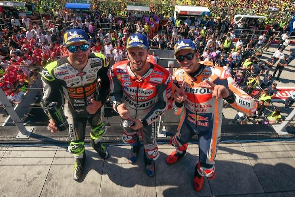 MotoGP 2018, Dovizioso trionfa a Misano davanti a Marquez. Lorenzo cade nel finale